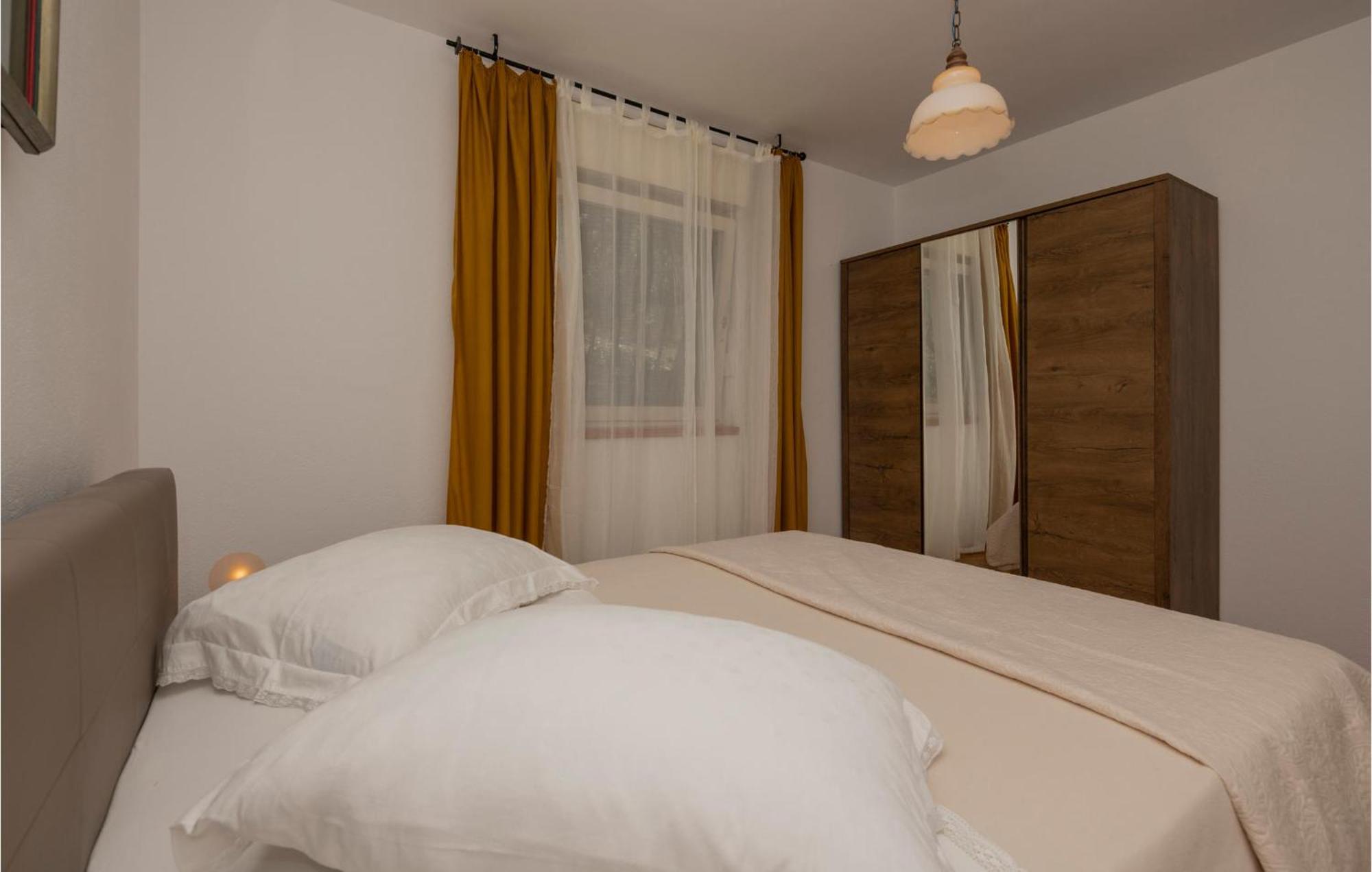 Nice Apartment In Tucepi With Wifi 外观 照片