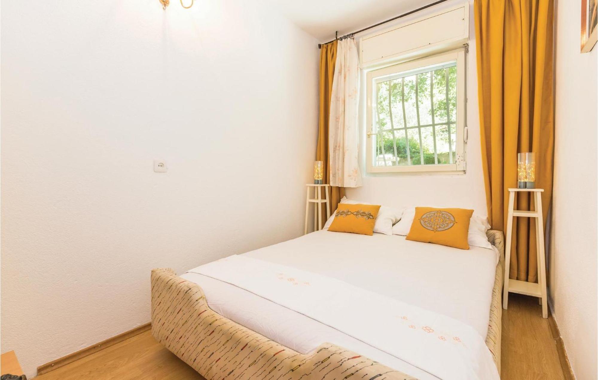 Nice Apartment In Tucepi With Wifi 外观 照片