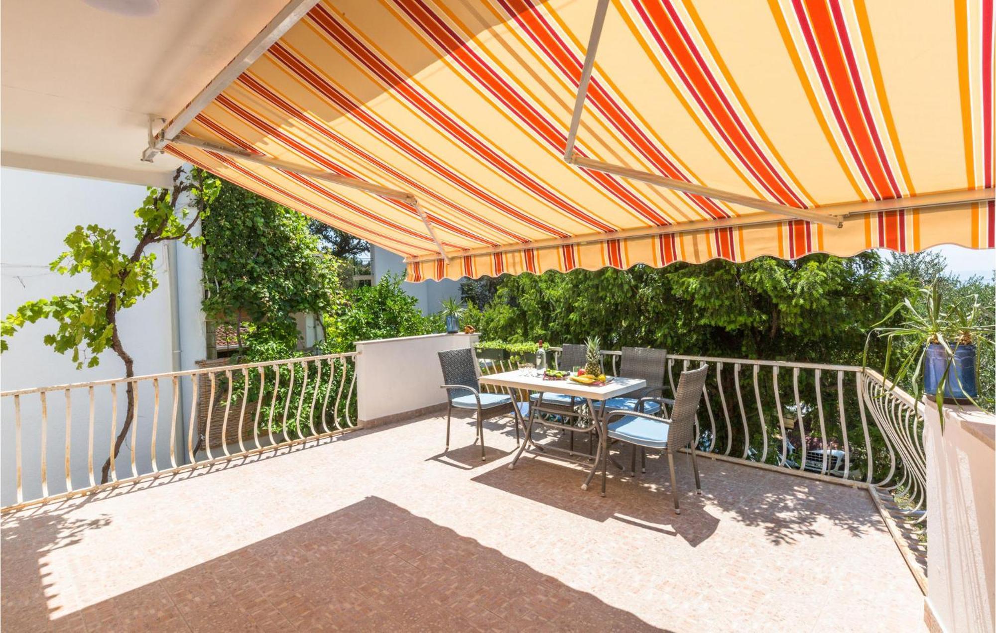 Nice Apartment In Tucepi With Wifi 外观 照片